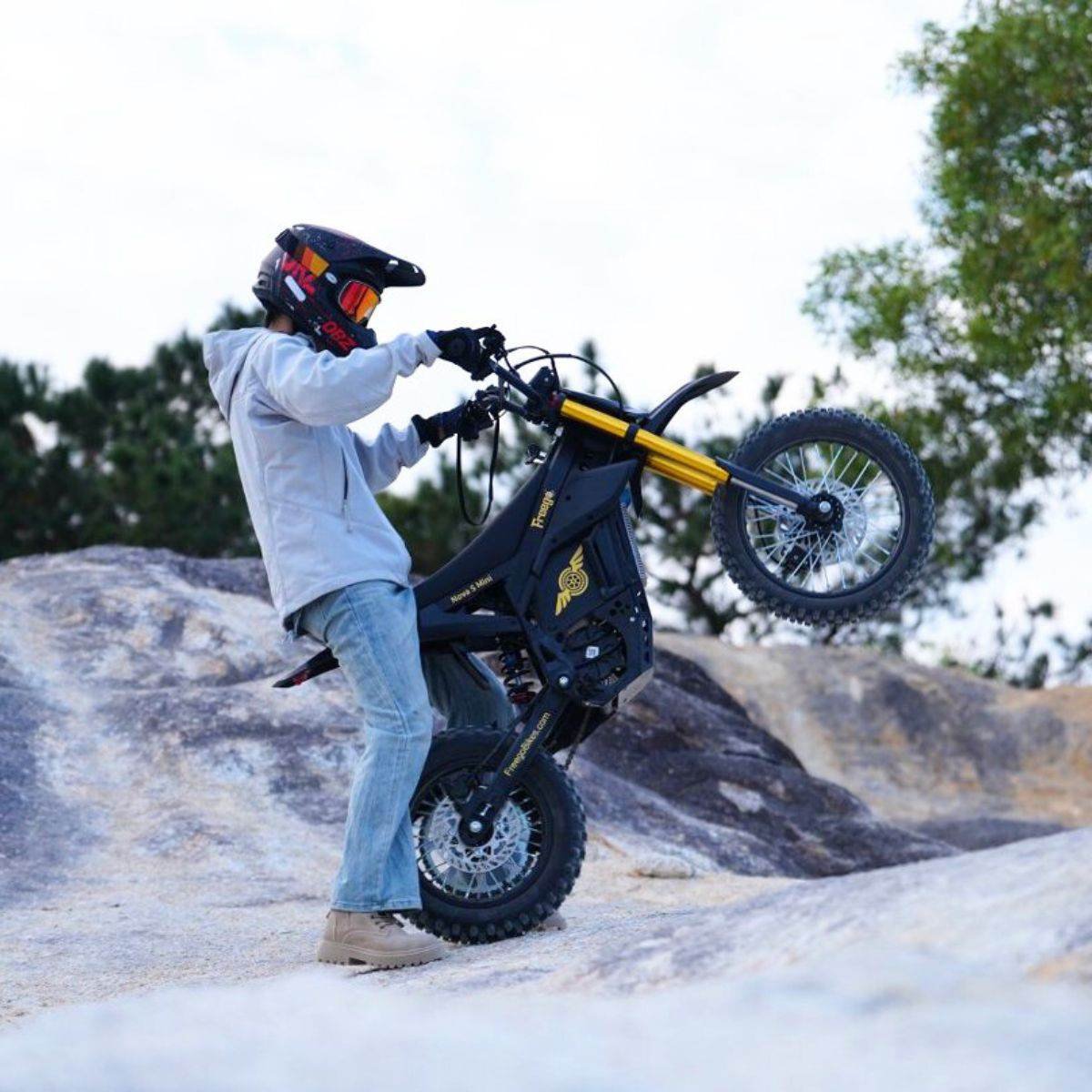 Freego Nova 5 Mini Ebike for Teens and Adults - Image 7
